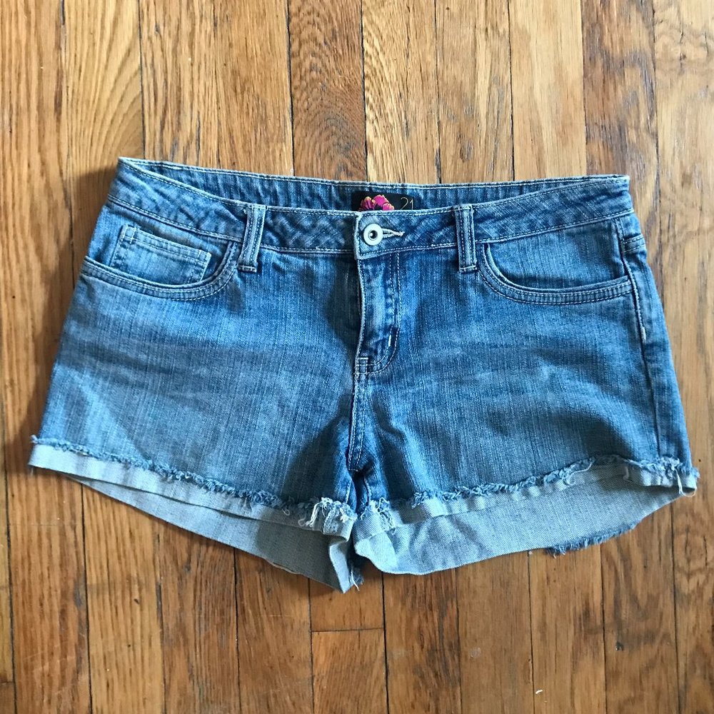 light blue denim shorts (27)